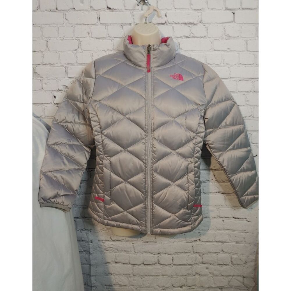North Face Girls Size XL 18 Silver/Fuschia Lightweight Down Fill Puffer Jacket.
